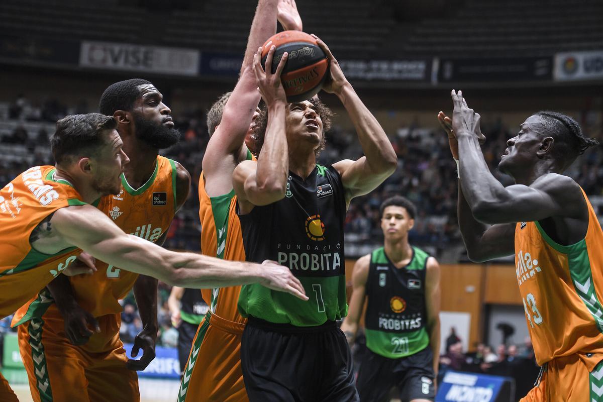 Tomic s’exhibeix en el triomf del Joventut sobre el Betis