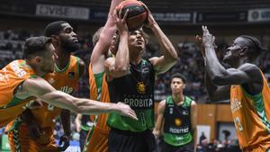 Tomic s’exhibeix en el triomf del Joventut sobre el Betis