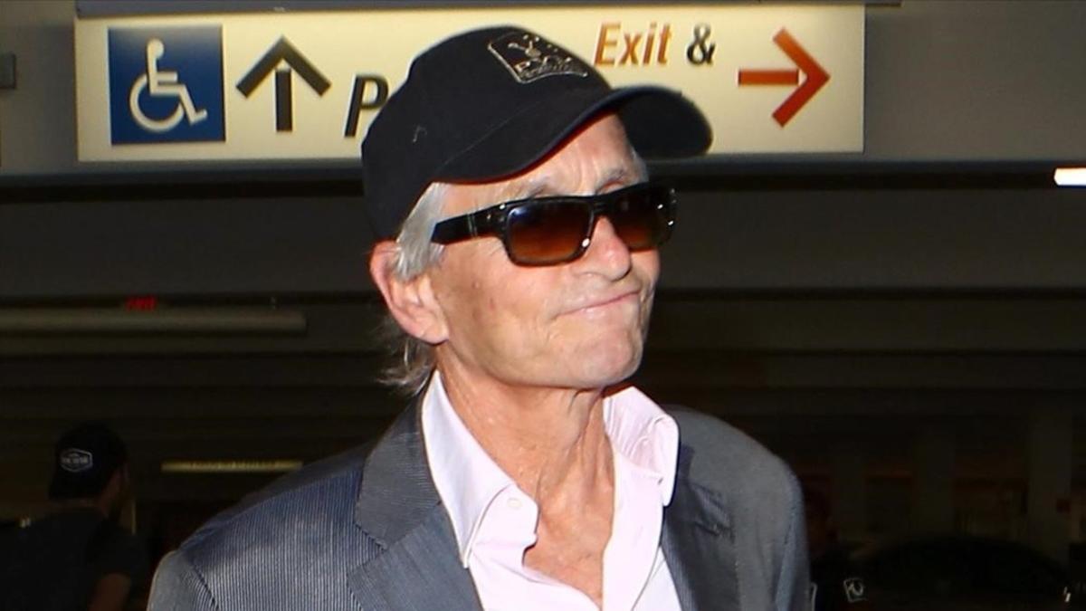mroca34757084 michael douglas looked healthy at lax  dressed sharply  albe160720182103