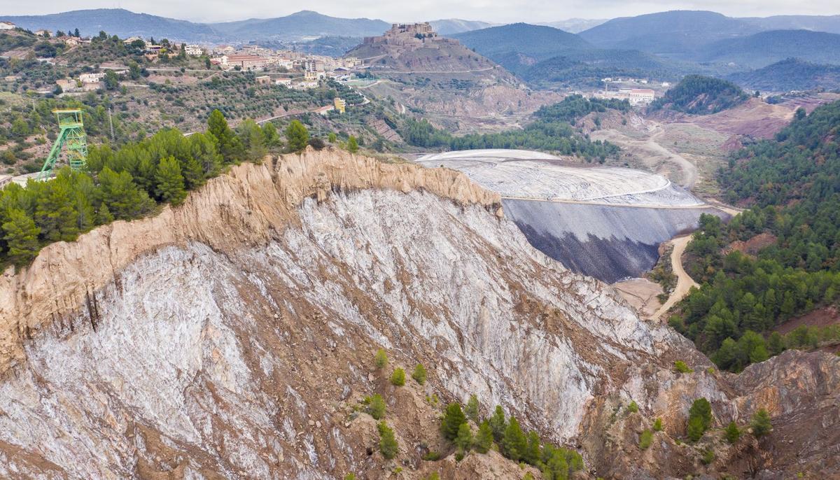 Una vista de la Muntanya de Sal i la Vall Salina de Cardona
