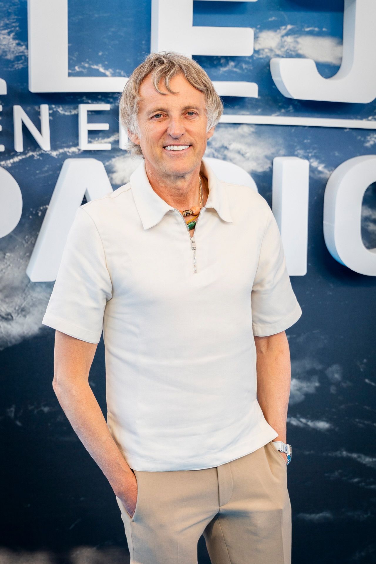 Jesús Calleja igual que va al Dakar también viaja al espacio