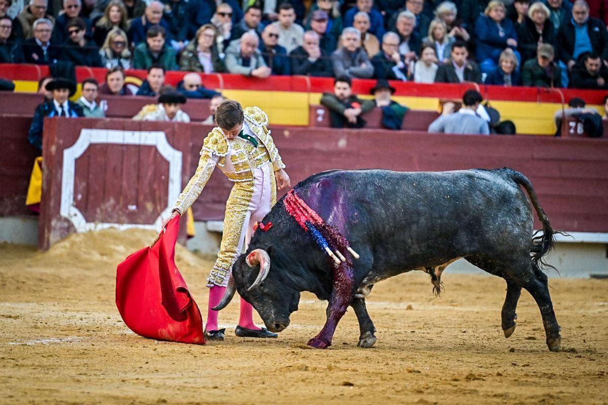 Primera jornada de la feria taurina de la Magdalena, en imágenes
