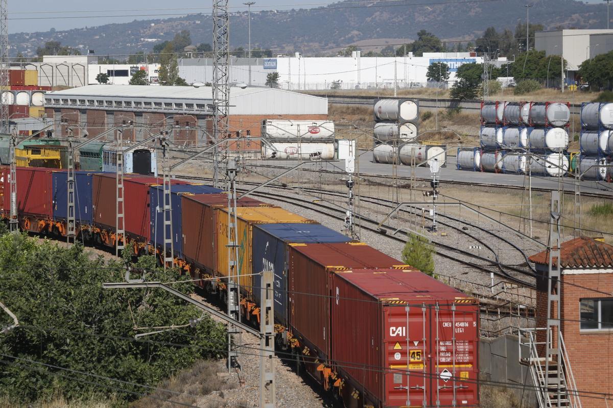 AJGONZALEZ CORDOBA Estacion de ferrocarril tren mercancias del Higueron logistica