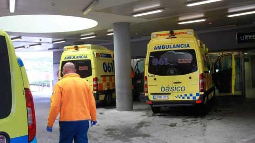 Ambulancias en el CHUO // Iñaki Osorio