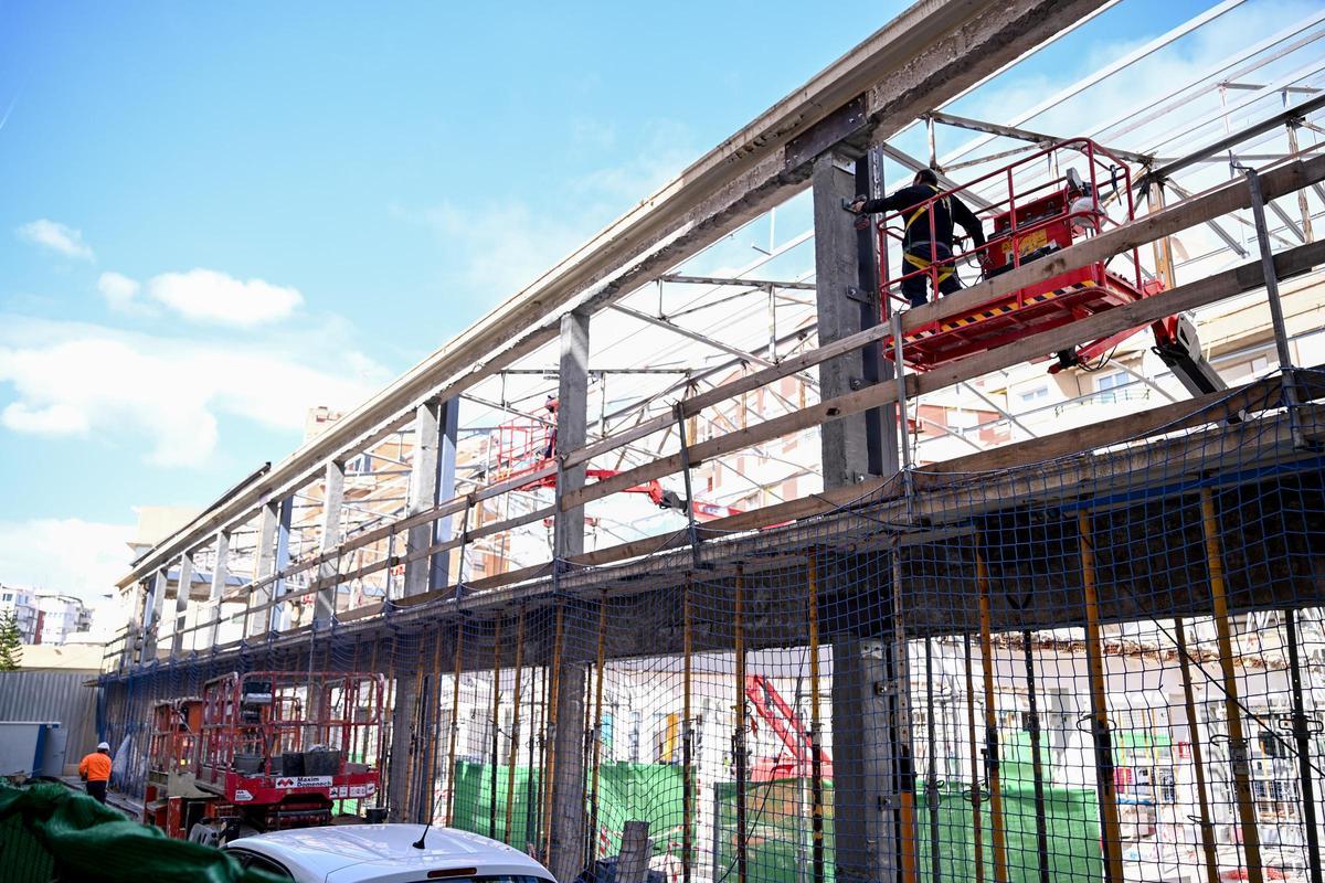 Uno de los laterales del Mercado Central de Elche, este viernes.