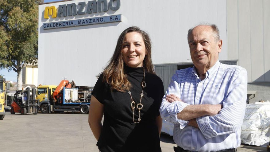 Ángela Manzano Coca, directora general de Calderería Manzano, y el presidente de la compañía, Antonio Manzano Aranda. | A.J. GONZÁLEZ
