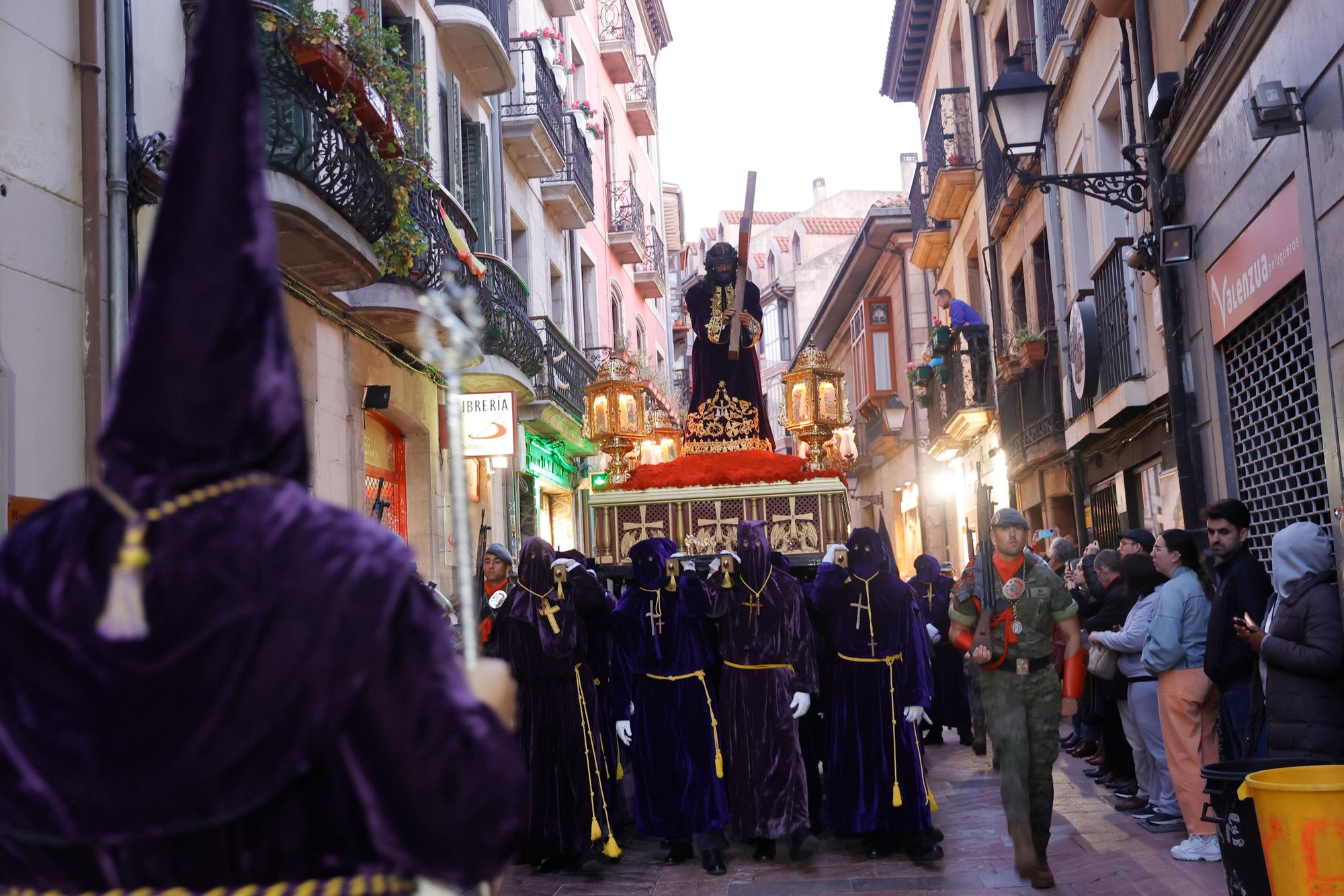El Señor de Oviedo atrae multitudes: mira las fotos de la procesión del Nazareno