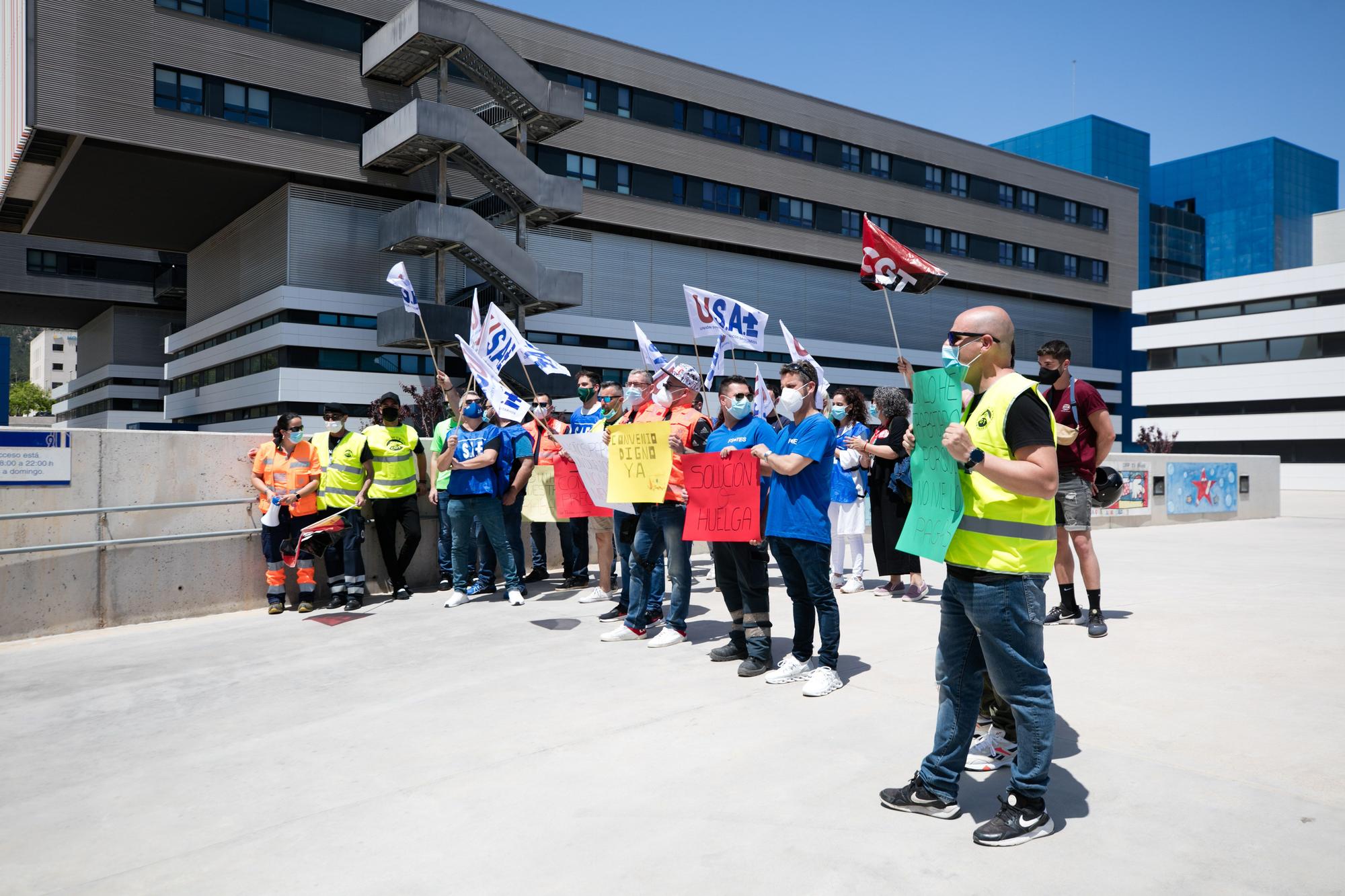 Los trabajadores de las ambulancias plantean una huelga si no les pagan