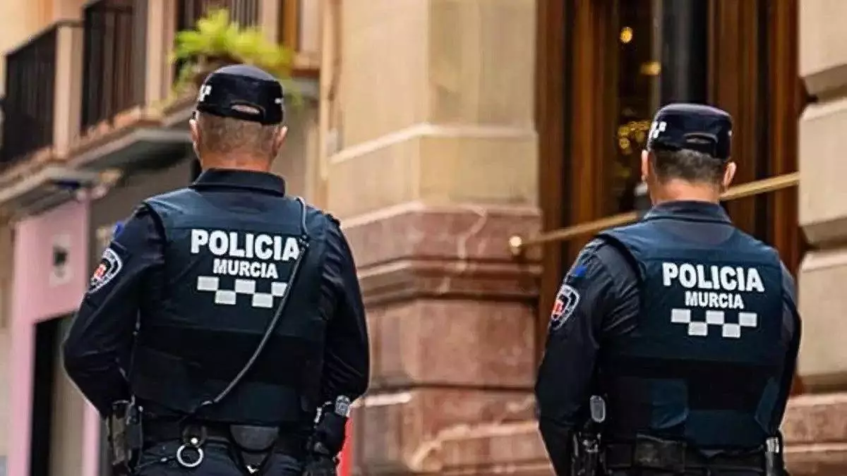 Que viene el policía y te lleva