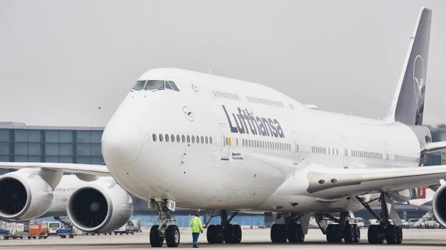 Lufthansa setzt einen Jumbo nach Mallorca ein.