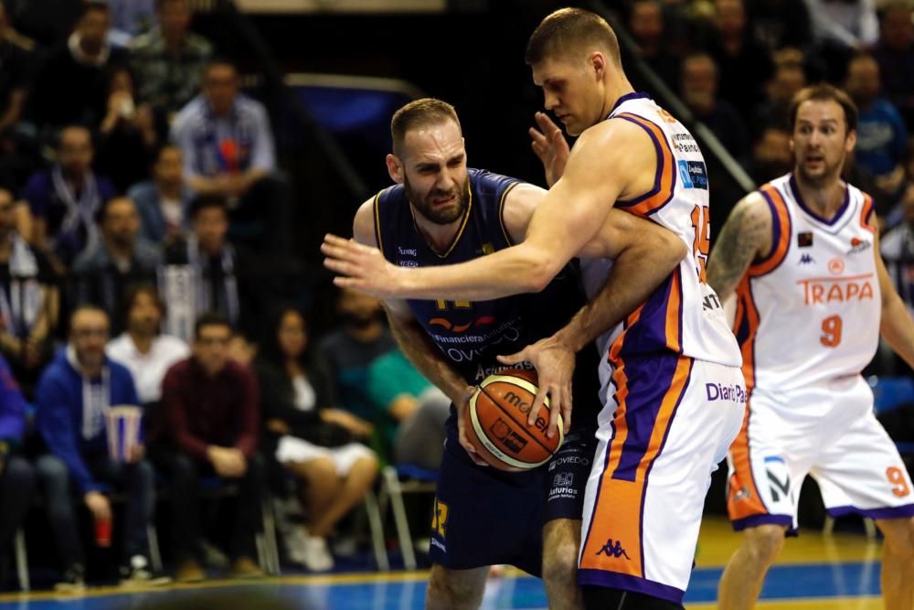 El Oviedo Baloncesto y el Palencia, en imágenes