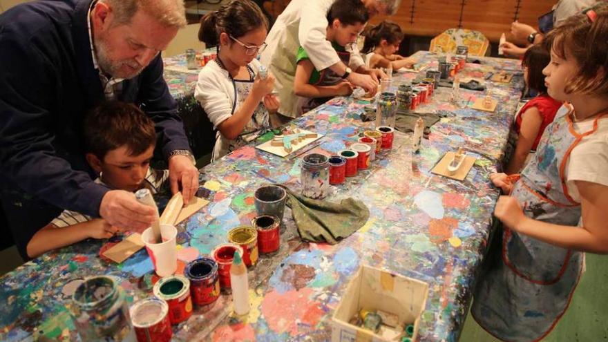 Los talleres infantiles de verano del Museo Marítimo de Asturias, en una jornada del pasado julio.