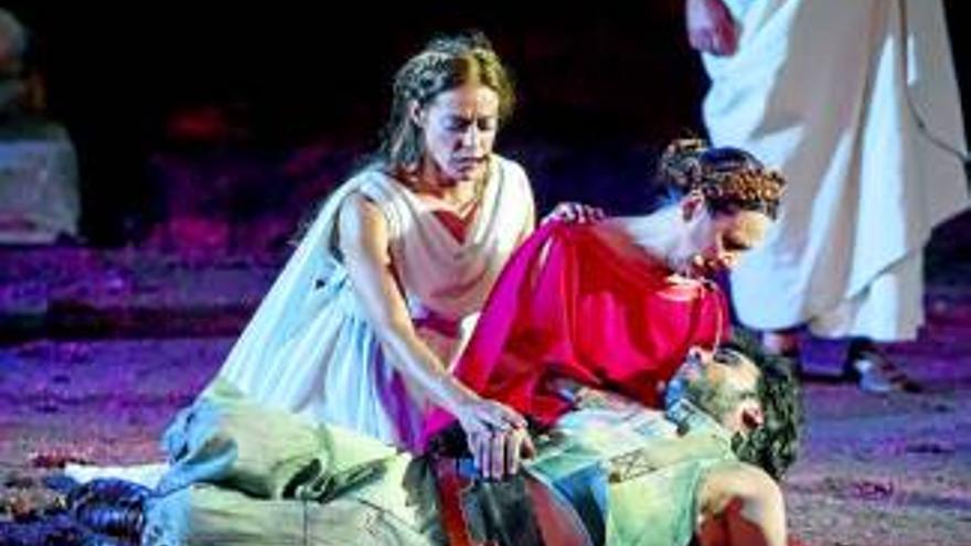 La caída de Coriolano inunda de odio y piedad el teatro romano