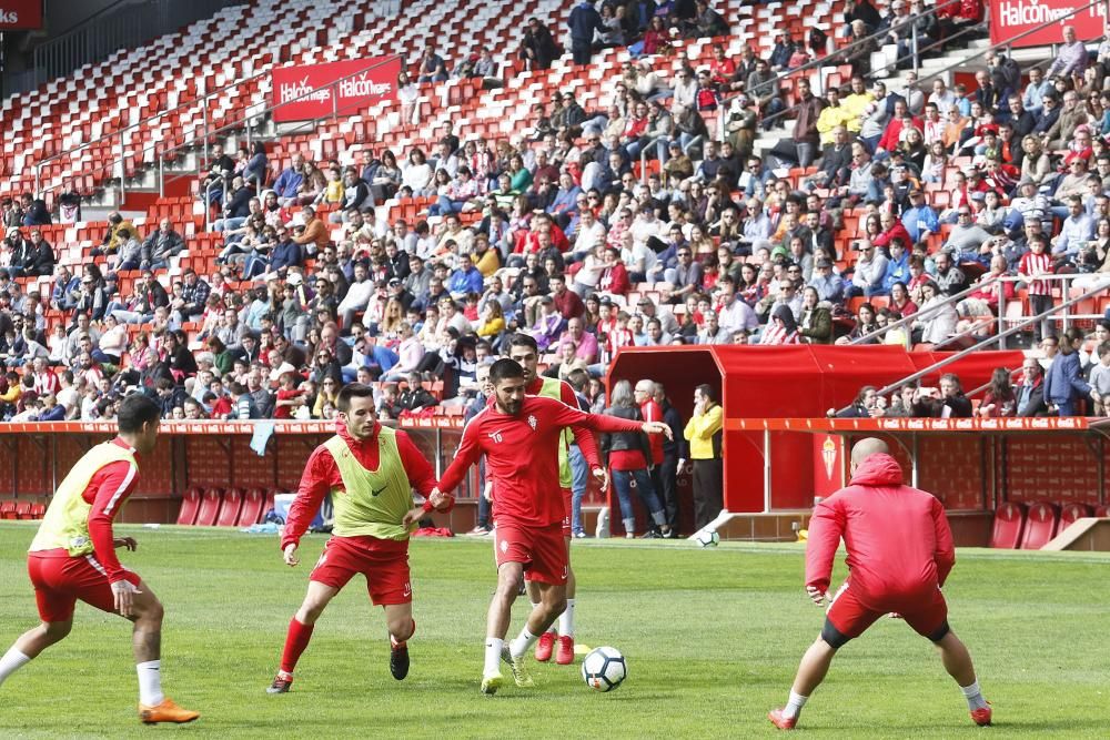 Entrenamiento del Sporting en El Molinón.