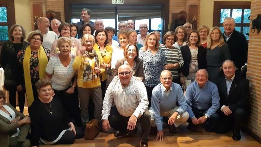 El grupo, reunido ayer en Noreña.