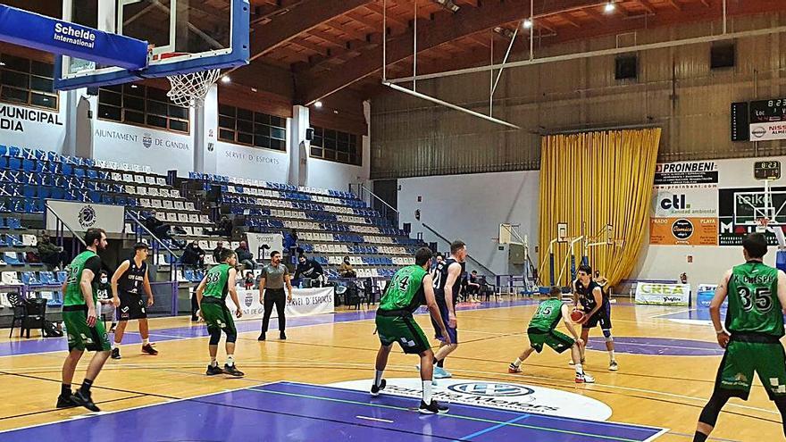 El partido entre el Angels Vision y el Ifach Calp de la primera vuelta disputado en Gandia. | LEVANTE-EMV