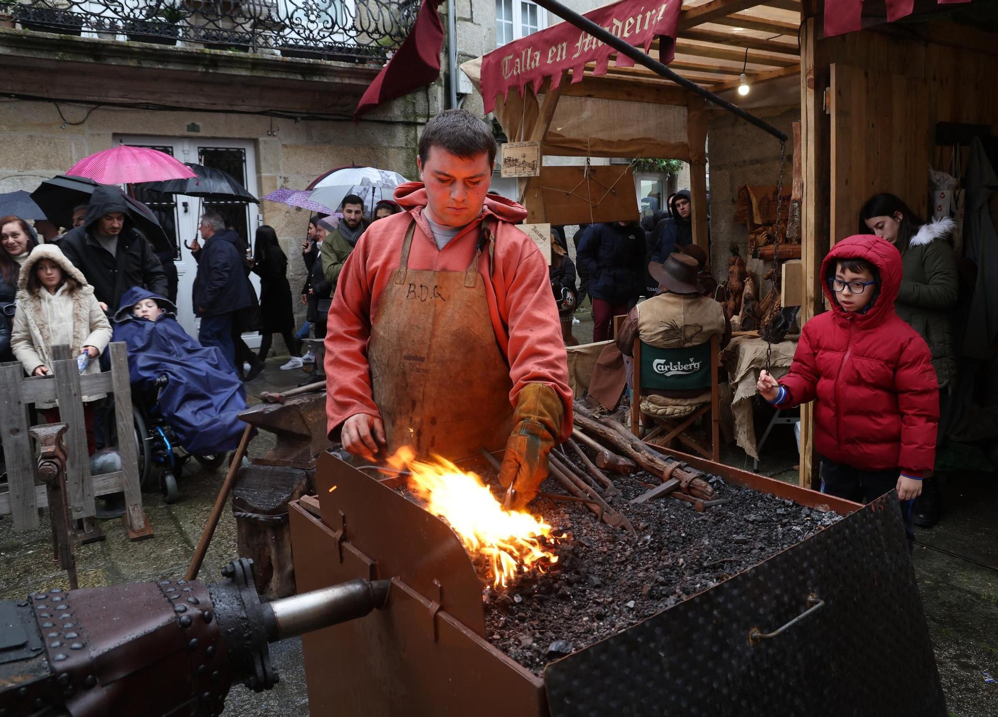 Viaje al pasado desde Baiona: la Arribada triunfa a pesar de la lluvia