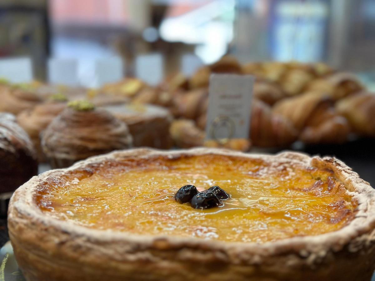 Una tarta de la pastelería Manu Jara, en Triana.