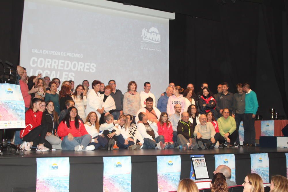 Santa Pola entrega los premios a los corredores locales en una gala festiva.