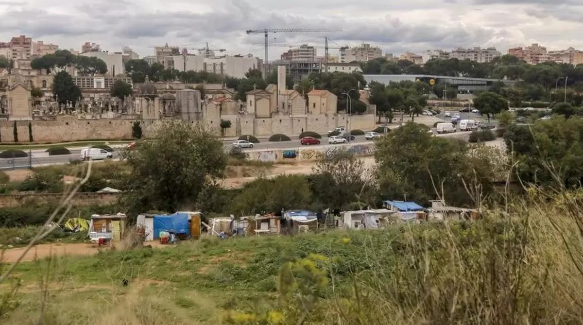 Sichtbare Armut auf Mallorca: Baracken am Torrent de Sa Riera in Palma.