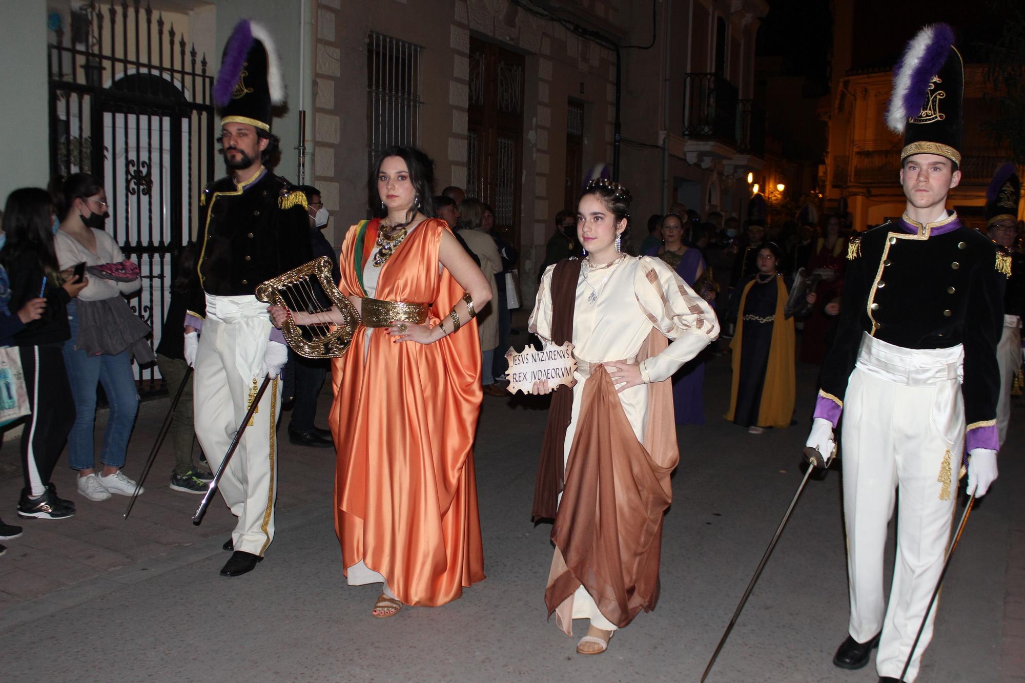 La Dolorosa del Cabanyal desfila con cinco falleras mayores de València