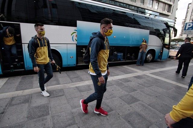 Llegada del Villarreal, oponente en la Copa del Rey del CD Tenerife, al Hotel Silken