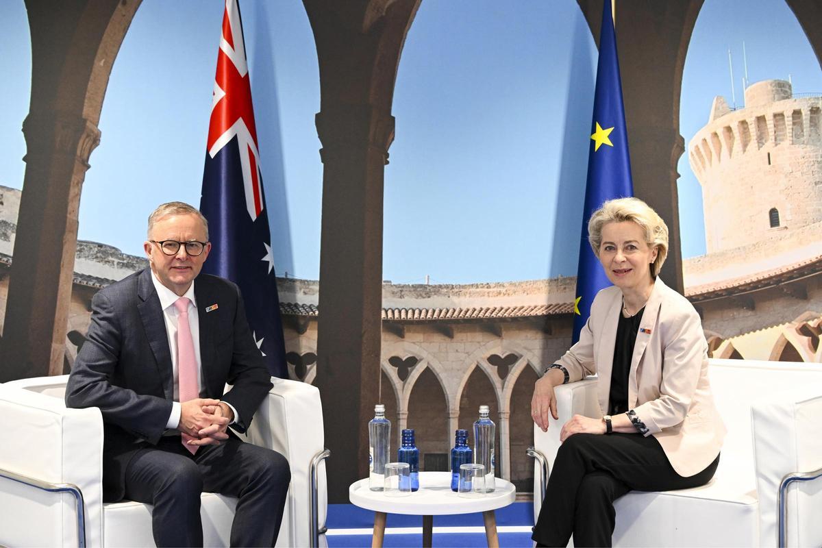 Archivo - El primer ministro australiano, Anthony Albanese, y la presidenta de la Comisión Europea, Ursula von der Leyen