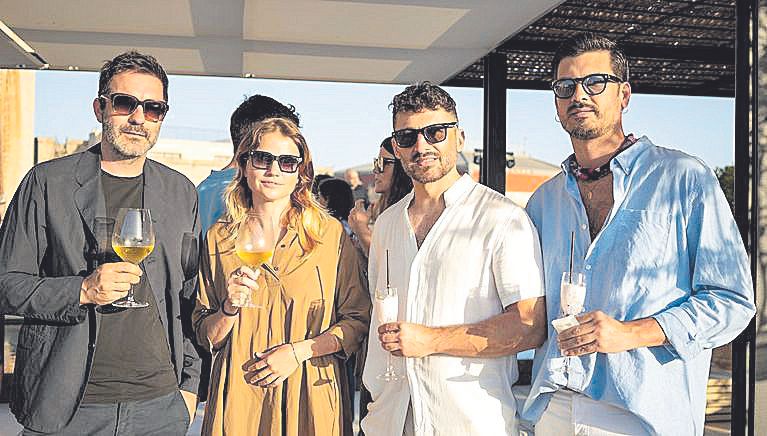 Manuel Villanueva, Francisca Sánchez, Ramon Morey y Víctor Cardona.