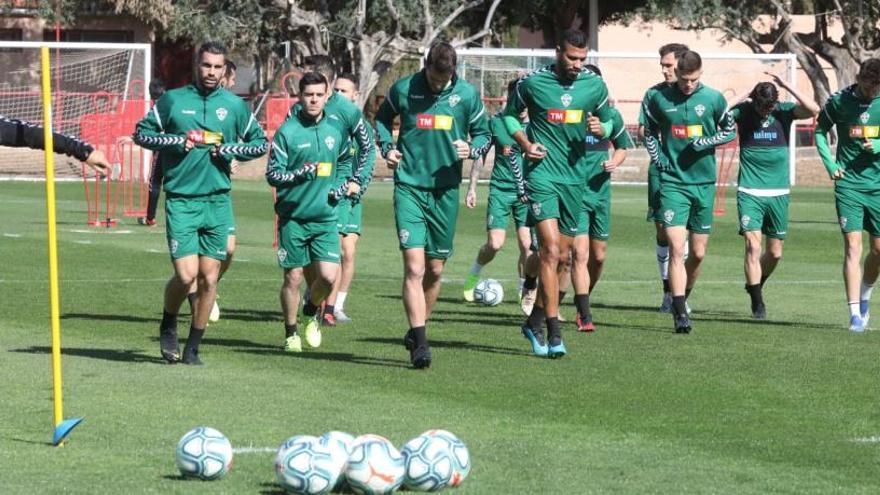La plantilla del Elche vuelve a los entrenamientos con cinco ausencias