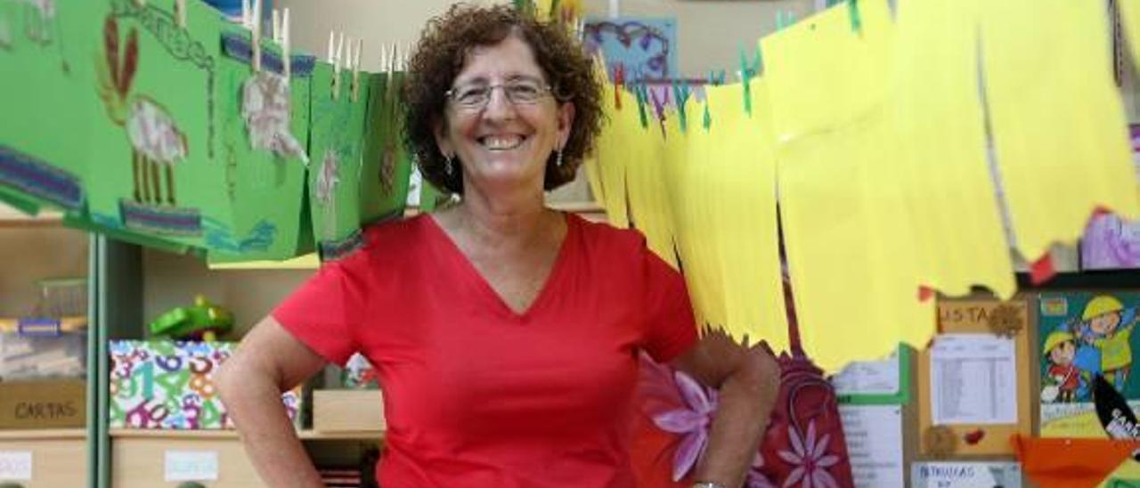 Mari Carmen Díez, apasionada de la enseñanza, se jubila después de 45 años en la brecha.