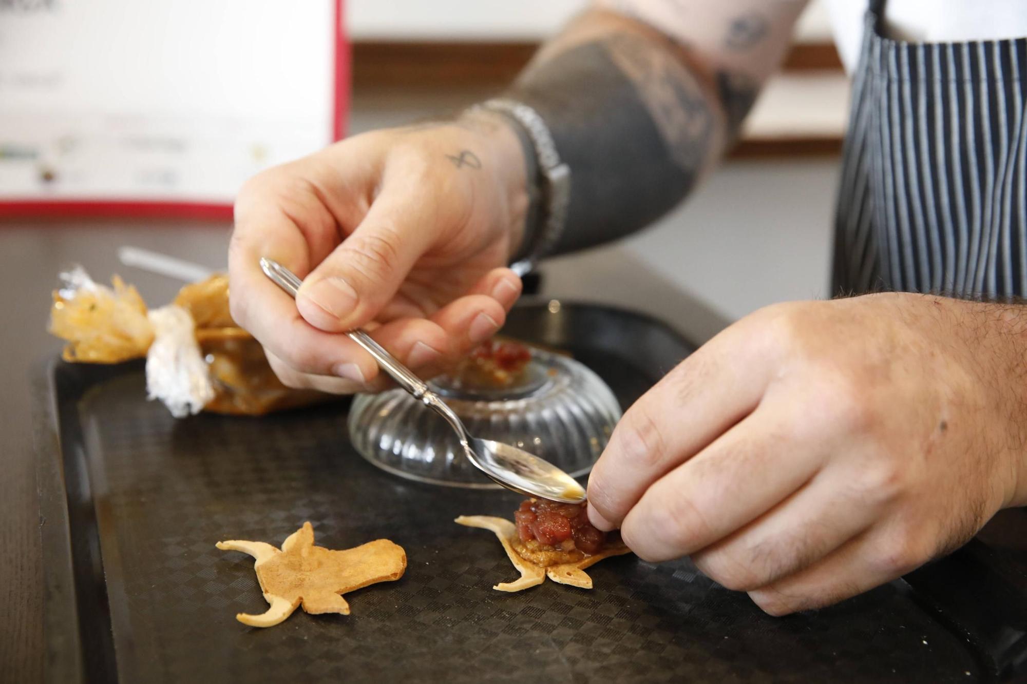 Así se hace el mejor pincho de Gijón (en imágenes)