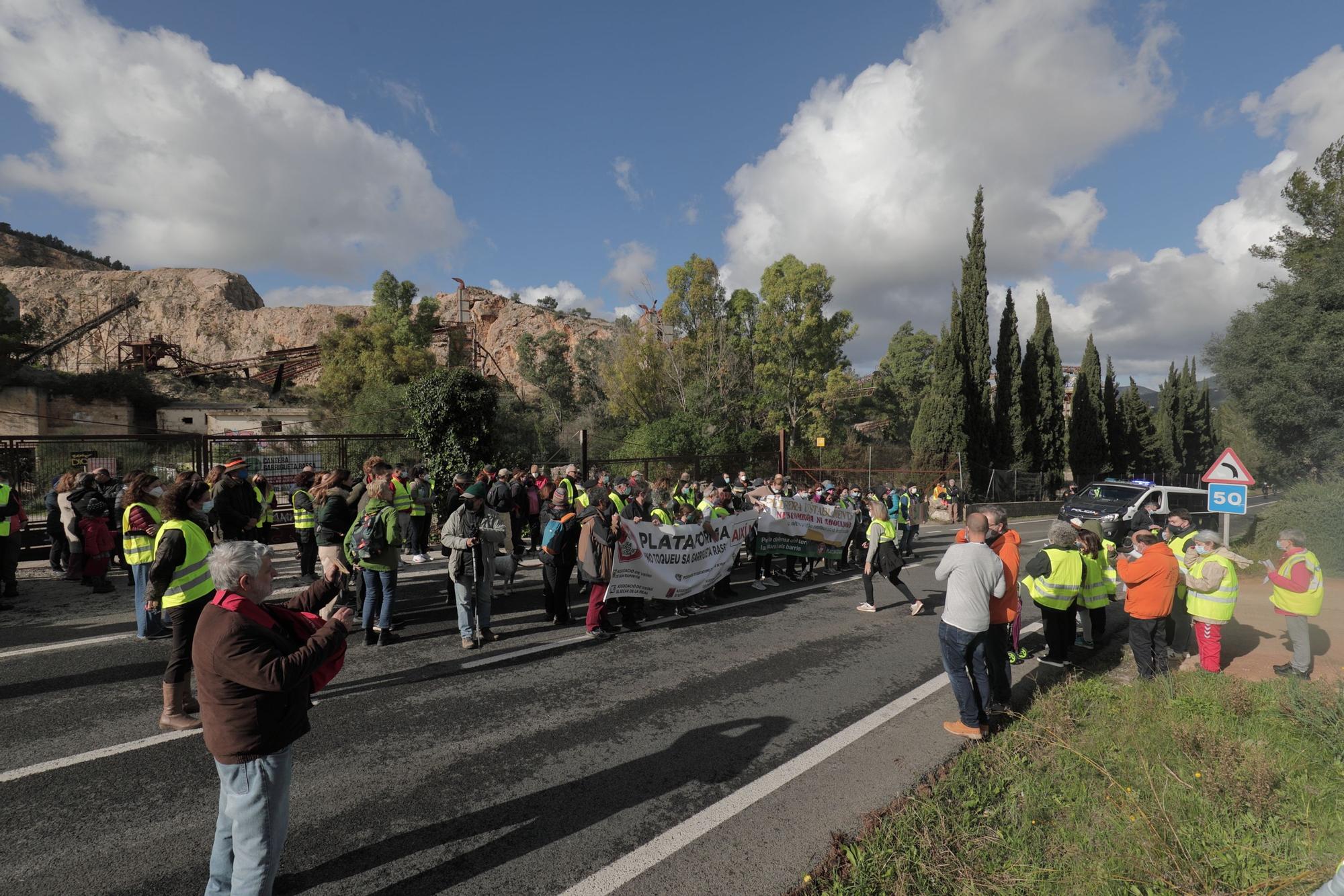 Unas 250 personas reclaman "otro proyecto de restauración" para la cantera de sa Garrigueta