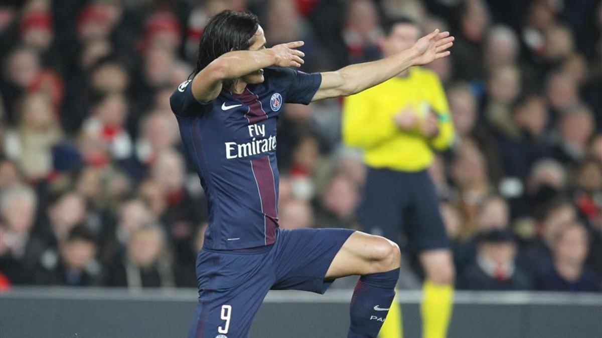 Cavani celebra la consecución del primer gol