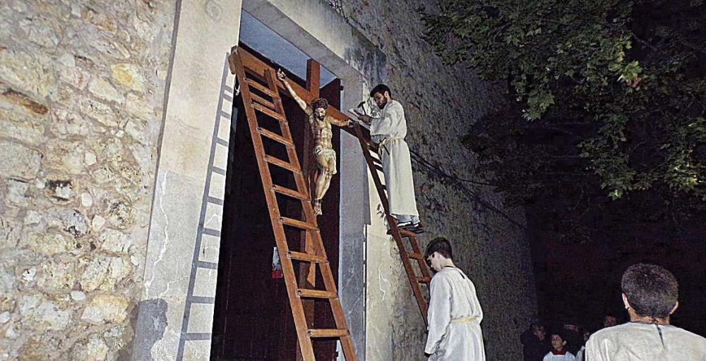 Lloseta. La puesta en escena se celebró  en las escalinatas de la iglesia.