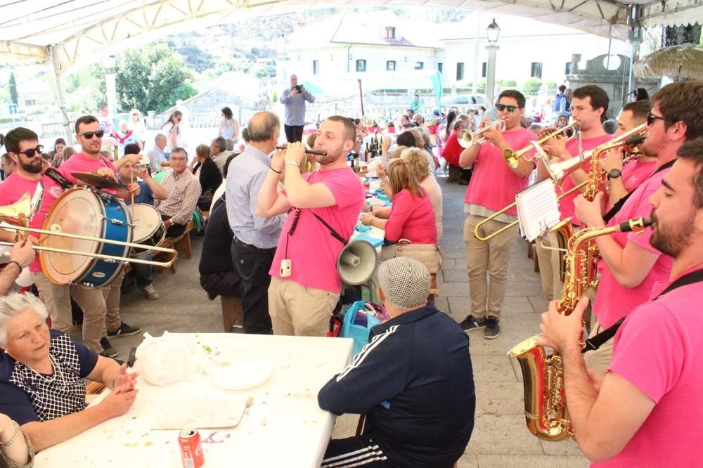 La XVIII edición de la fiesta gastronómica coincide con la celebración del Concurso-Exposición de Espantallos na Ruta do Río Barbeira.