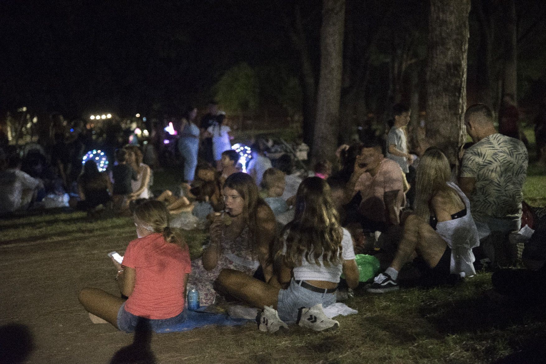 El Parc de l'Agulla s'omple per veure el Castell de Focs