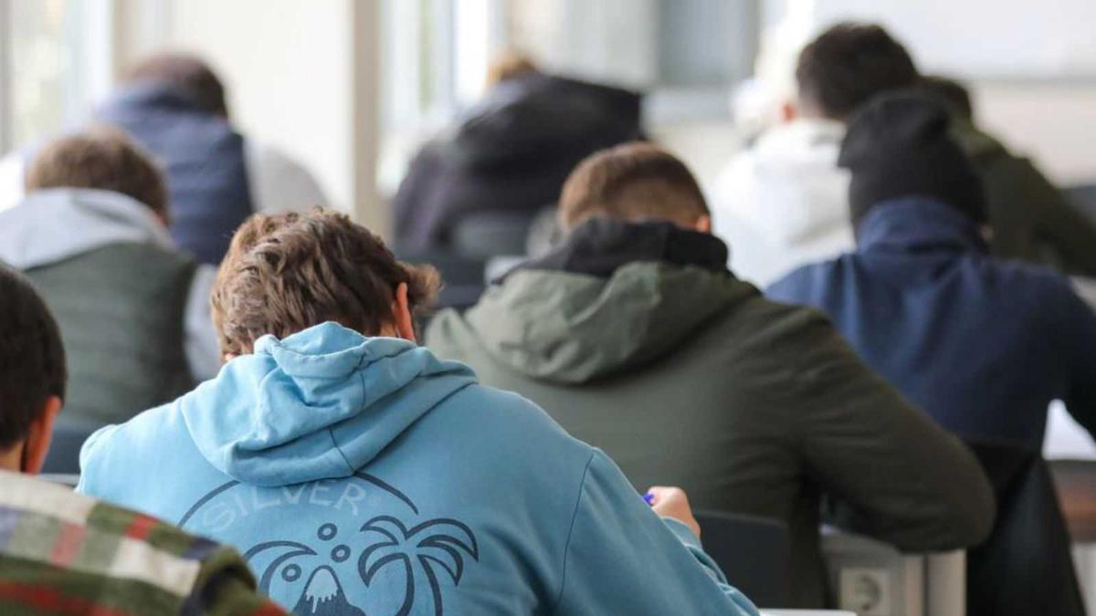 Alumnes en una aula, en una imatge d'arxiu.