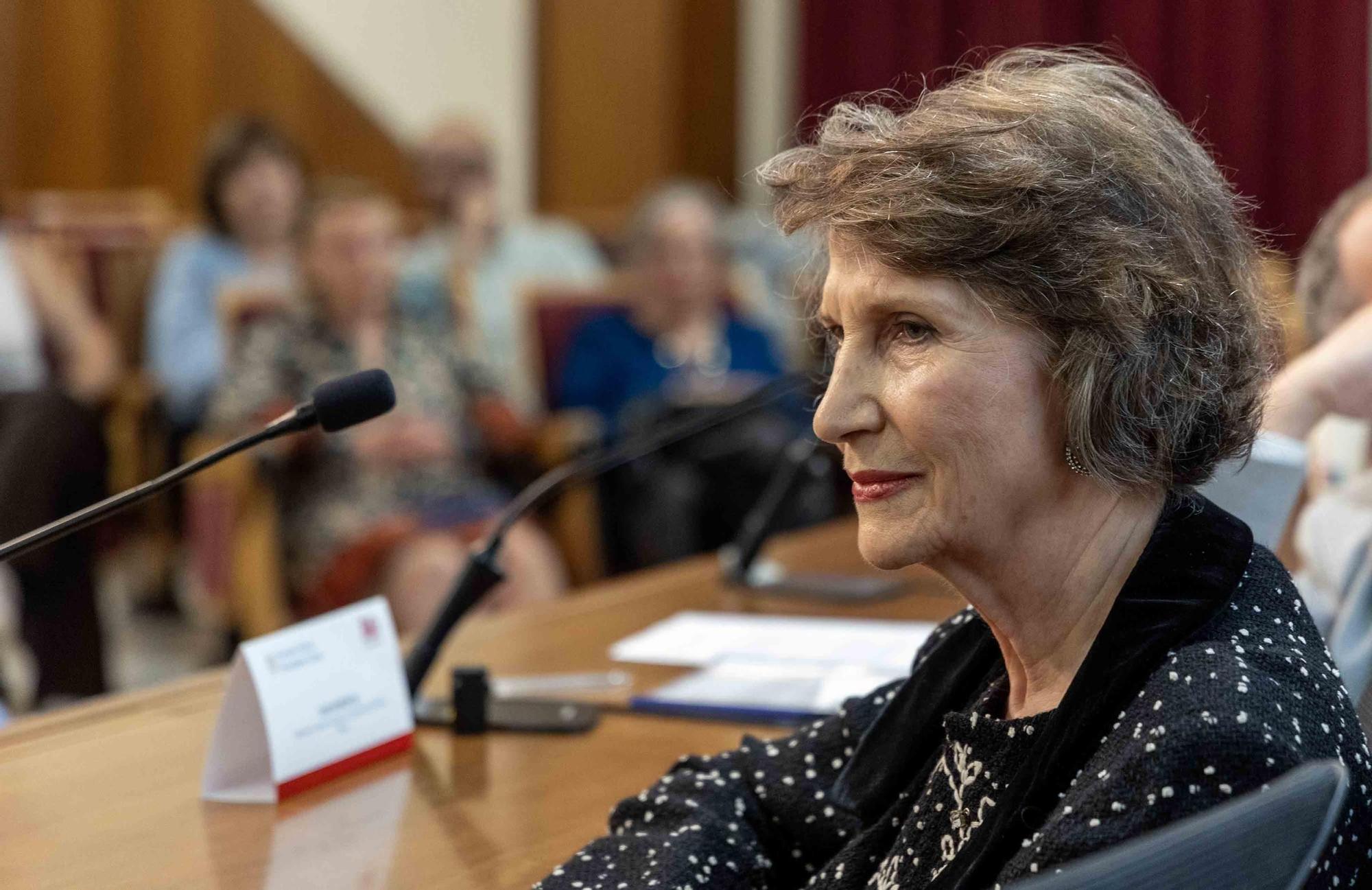 “Memoria viva del periodismo alicantino”: Asunción Valdés y Juan Ramón Gil dialogan en el ciclo Voces del Siglo XX de la Asociación de la Prensa de Alicante