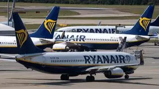 Una mujer denuncia que Ryanair le ha cobrado una multa por no ser "joven y bonita"