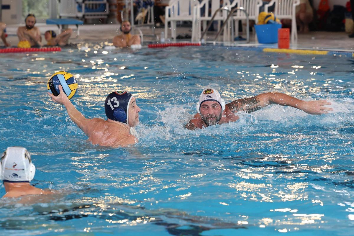 Imágenes del 20 aniversario del Club Waterpolo en la piscina de Sant Josep Imágenes del 20 aniversario del Club Waterpolo en la piscina de Sant Josep