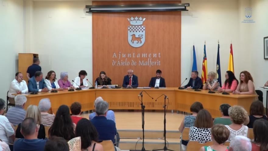 El alcalde de Aielo cobrará 40.000 euros y su socio de Compromís 38.000
