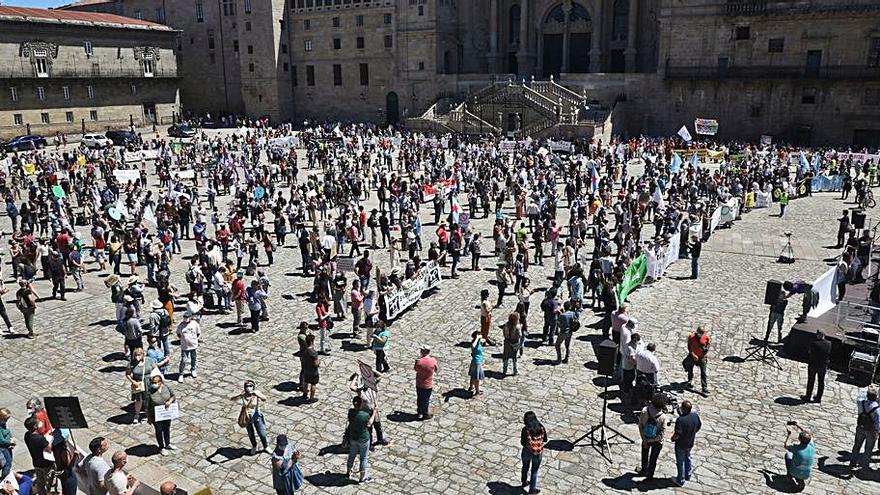 Panorámica de los manifestantes en la plaza del Obradoiro. |   // X. ALVAREZ