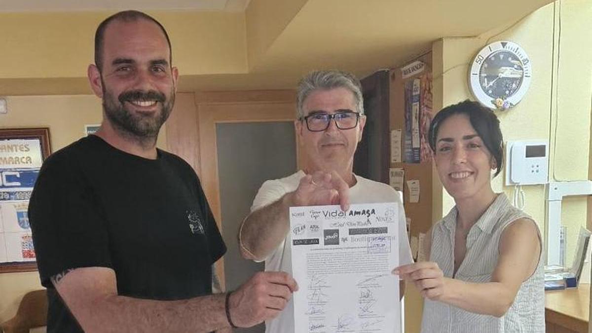 Por la izquierda; David Franqueira, Emilio Vidal y Alicia Carreño presentando su candidatura.