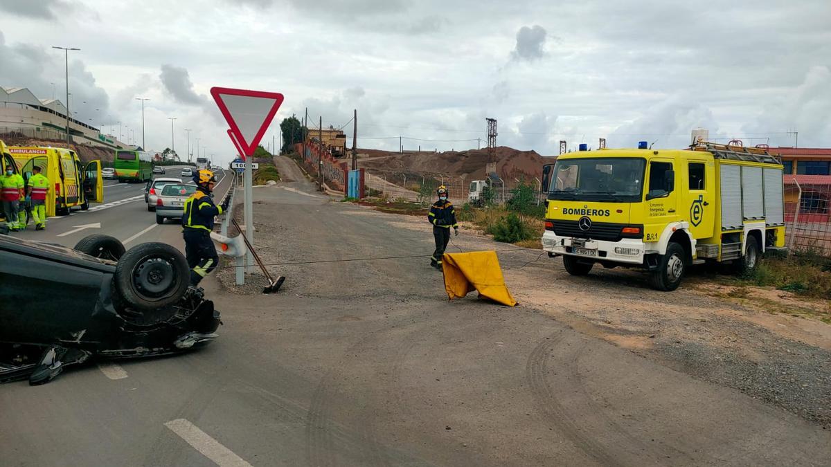 Vuelco a la altura de El Goro