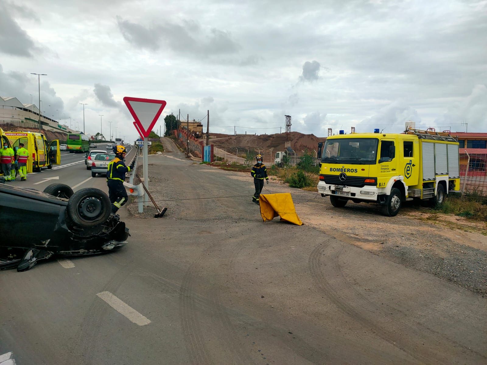 Vuelco a la altura del Goro