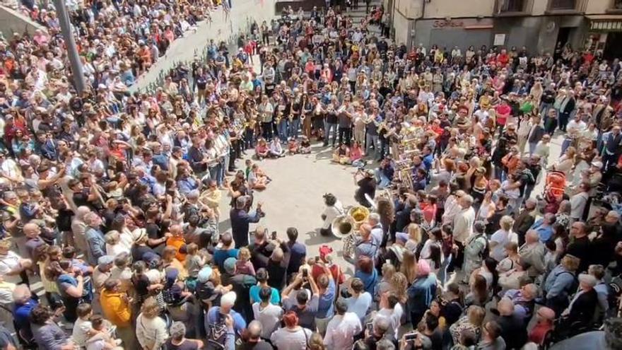 El ball de l'àliga en el tret de sberortida de la Patum