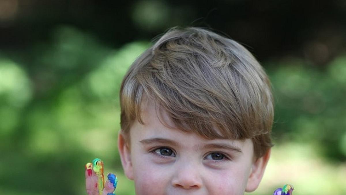 Kate Middleton y el príncipe Guillermo comparten unas fotografías familiares (tomadas por la duquesa) de su hijo Louis en su segundo cumpleaños