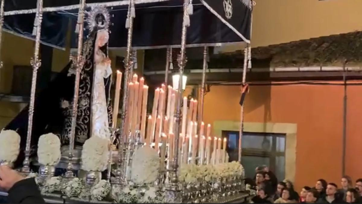 VÍDEO: La procesión de La Soledad en Avilés