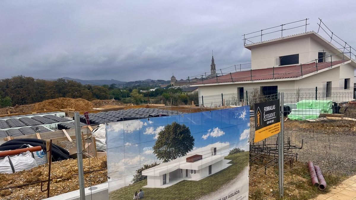 Una vivienda unifamiliar en construcción en Cabueñes.