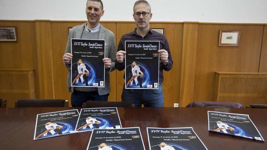 Carlos Romero e Ismael Pena, ayer, en la presentación de esta competición. // Bernabé/Cris M.V.